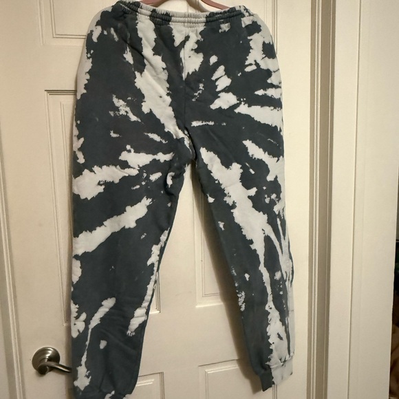 Dippin' Daisy's Gray and White Tie-Dye Sweatsuit - purchased from Anthro - Picture 10 of 10
